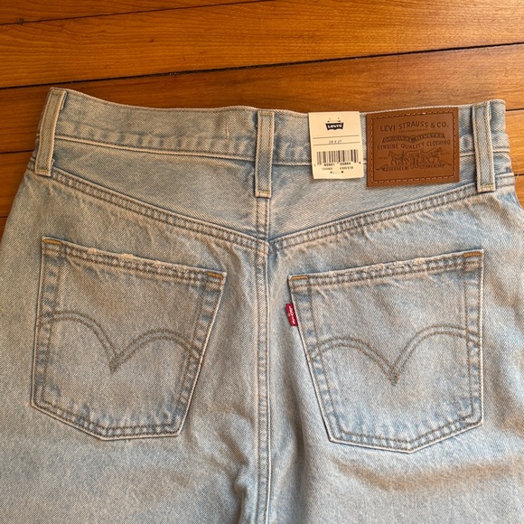 NWT Levi’s Ribcage Straight Ankle Jeans - Picture 3 of 6